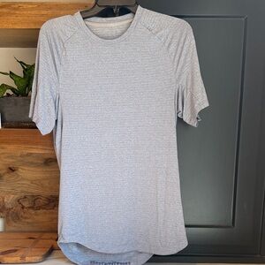 lululemon athletica Gray Short Sleeve Tee